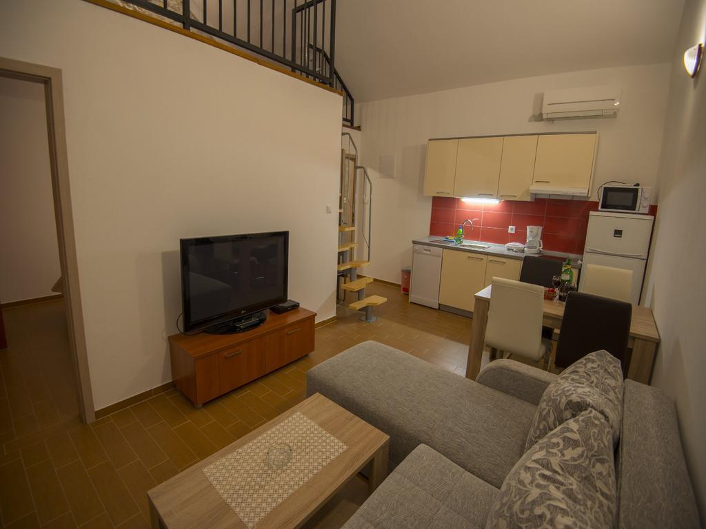 Apartments Punta Starigrad Paklenica Εξωτερικό φωτογραφία
